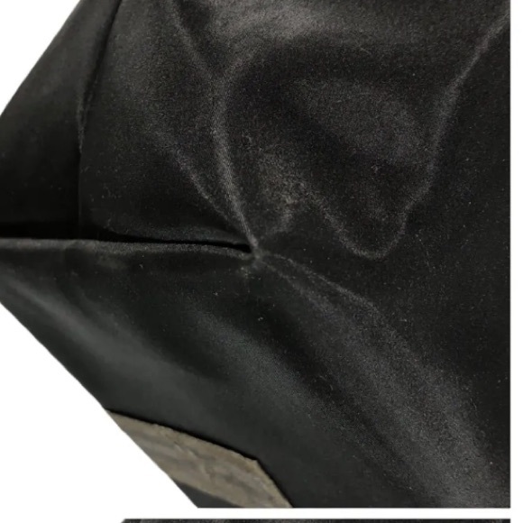 Fendi Pouch- used condition, still authentic with life left! - Picture 10 of 12